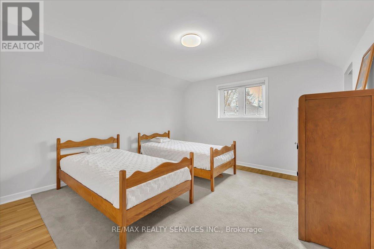 2 Windermere Court, Brampton, Ontario  L6X 2L6 - Photo 29 - W13101188
