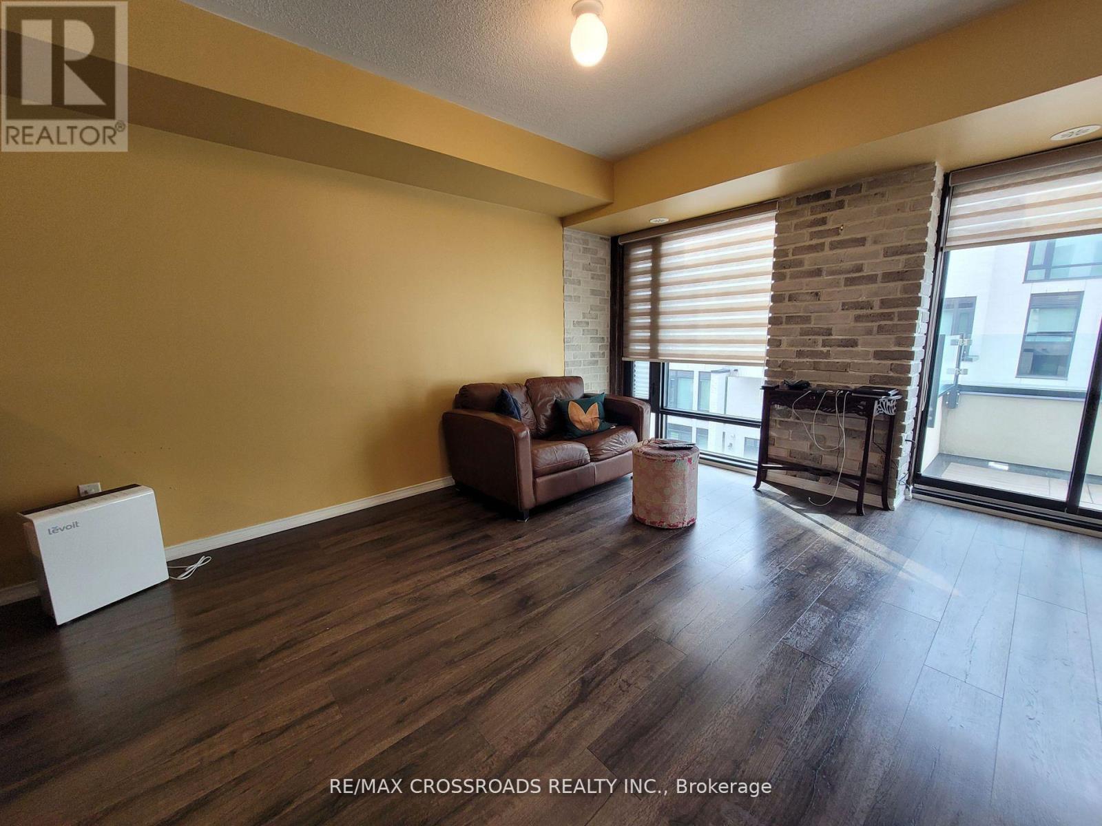 202 - 134 WIDDICOMBE HILL BOULEVARD, Toronto, Ontario