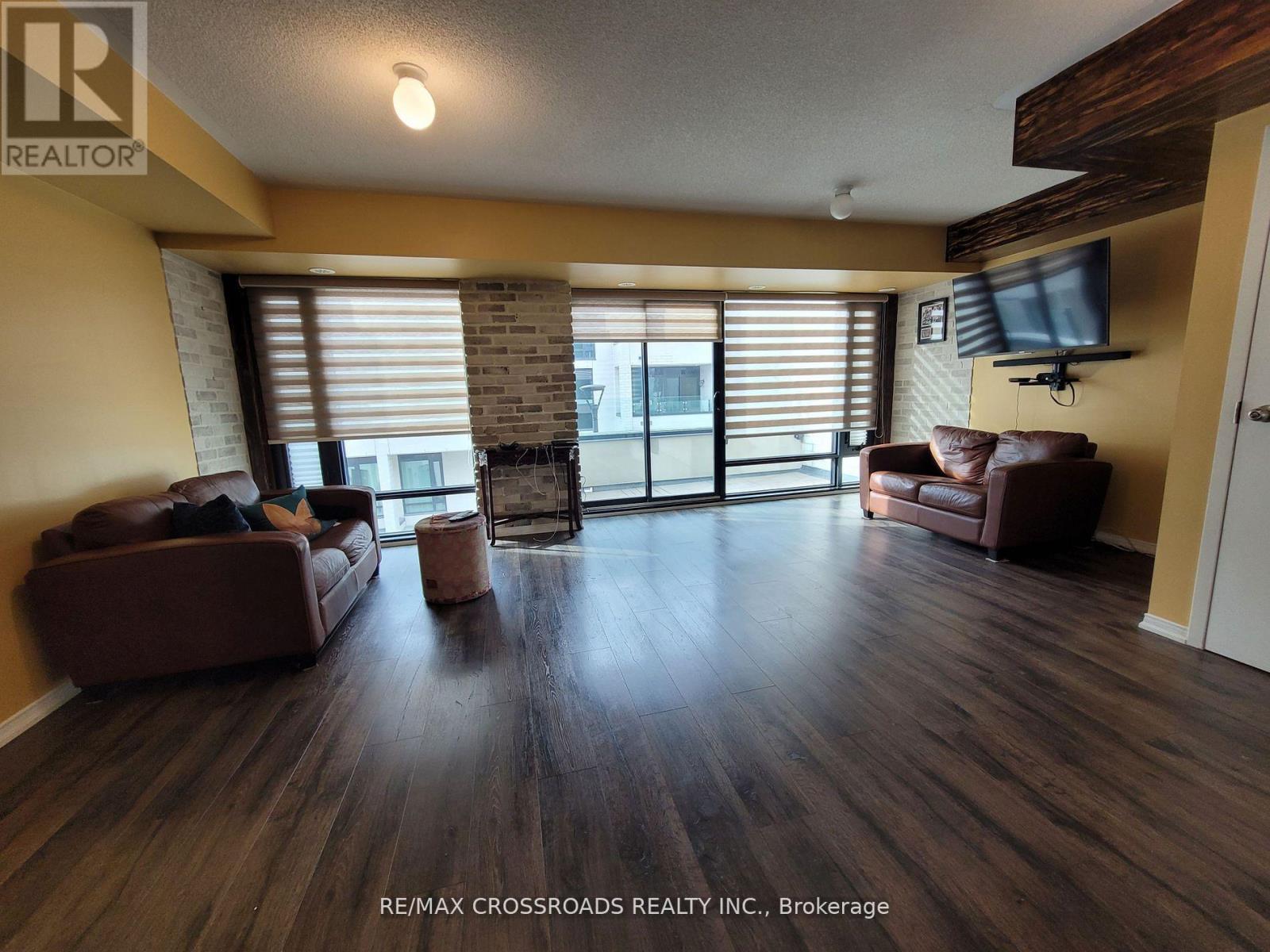 202 - 134 Widdicombe Hill Boulevard, Toronto, Ontario  M9R 0A9 - Photo 2 - W13101254