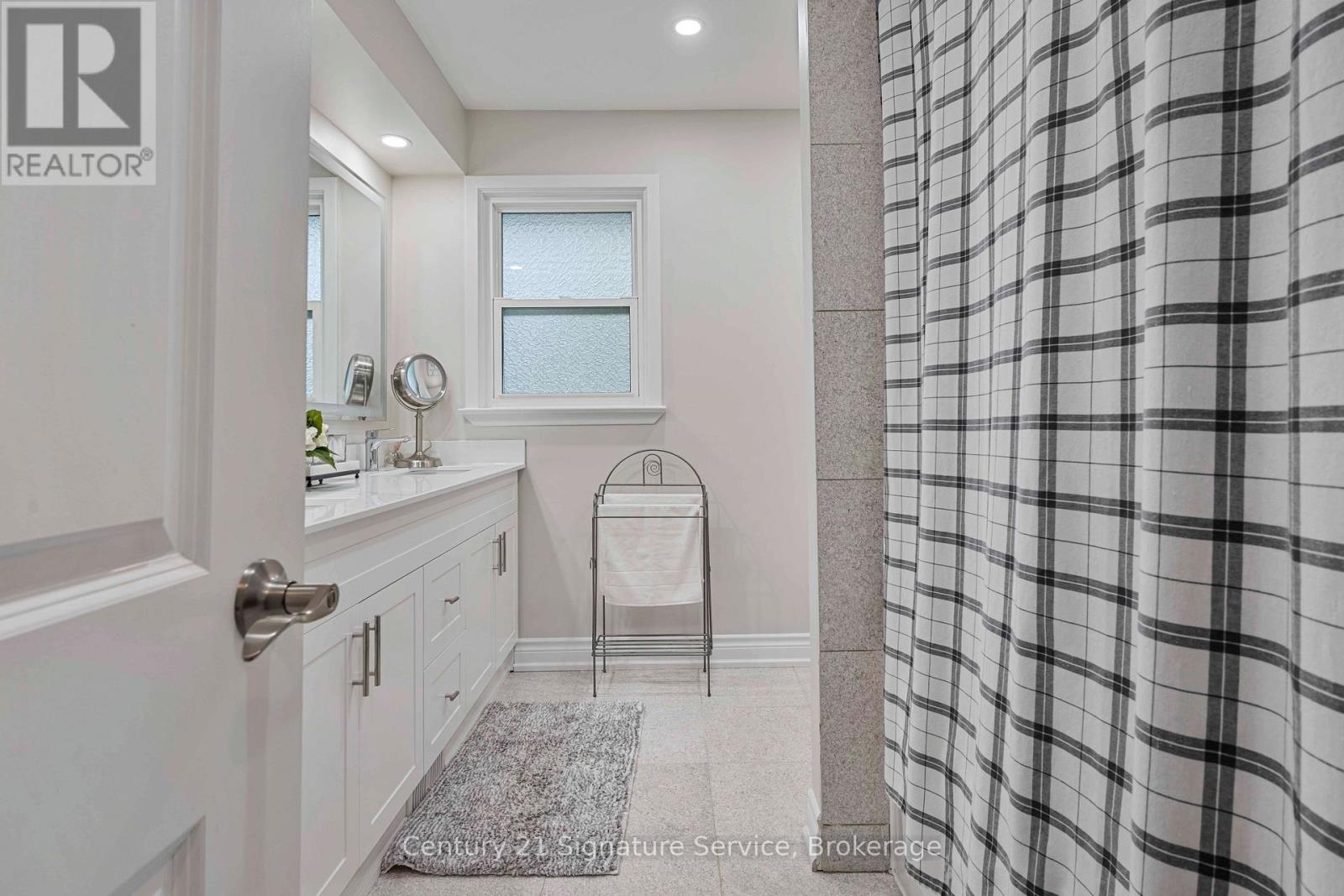 2235 Denise Road, Mississauga, Ontario  L4X 1J2 - Photo 24 - W13101348