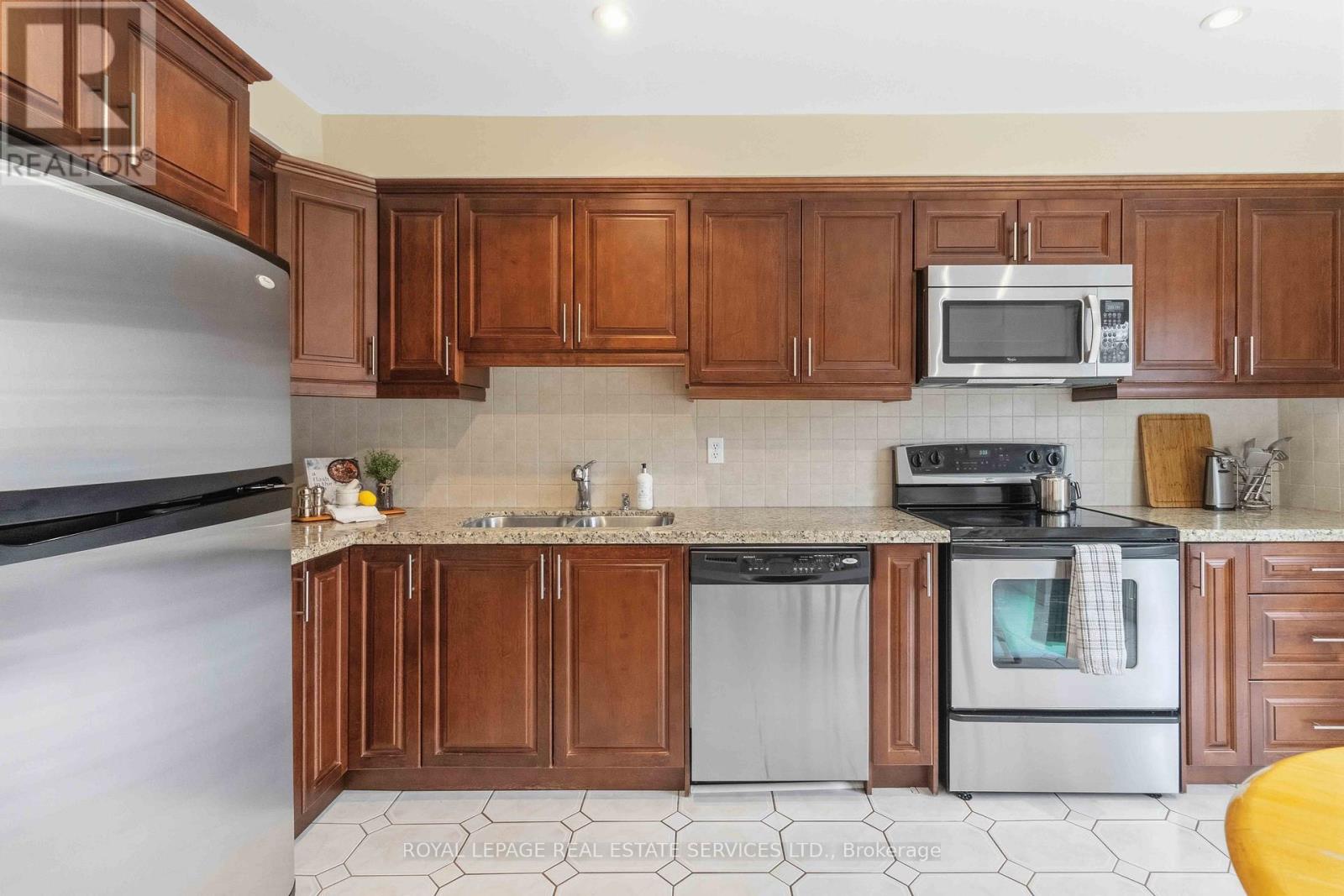 550 Petawawa Crescent, Mississauga, Ontario  L4Z 2N3 - Photo 12 - W13101352
