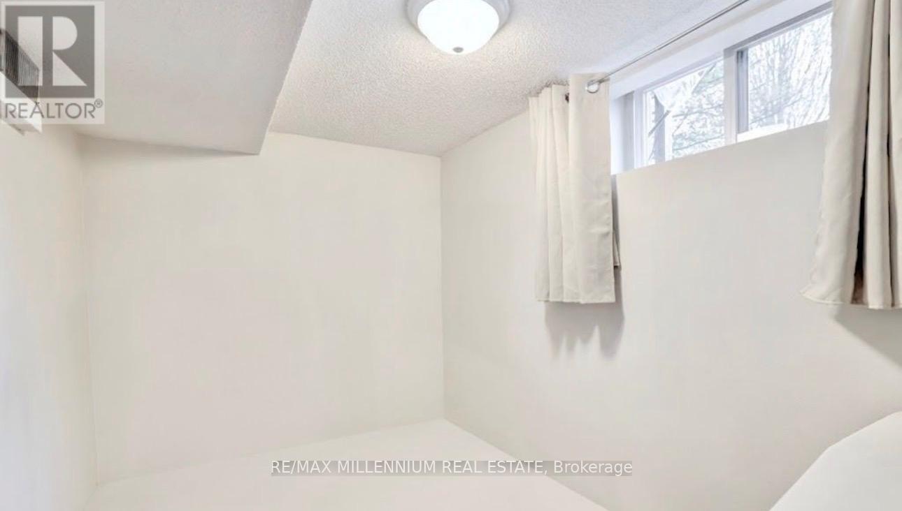 1106 Haig Boulevard, Mississauga, Ontario  L5E 2M5 - Photo 8 - W13101362