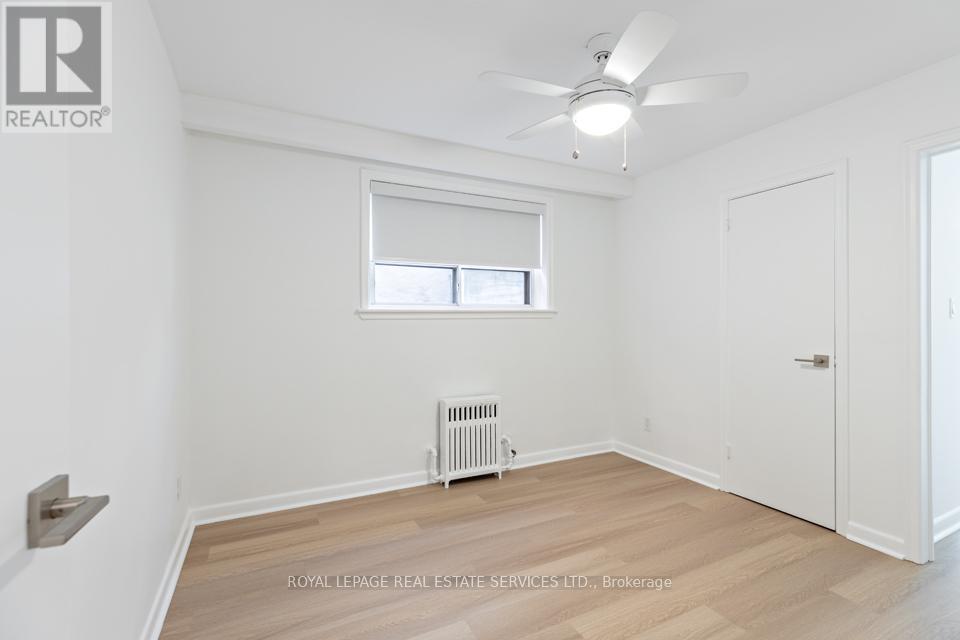 Lower - 315a Indian Grove, Toronto, Ontario  M6P 2H6 - Photo 8 - W13101370