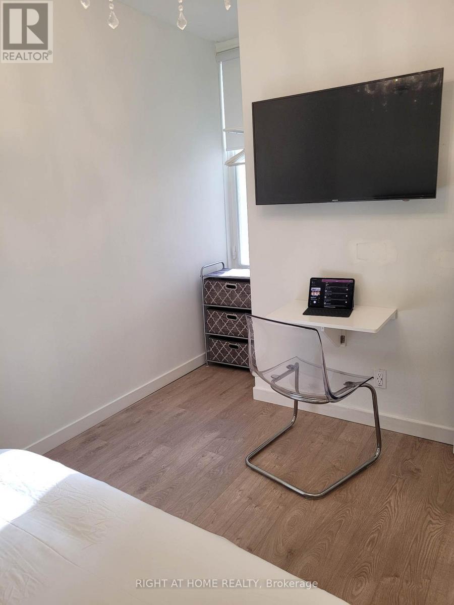 2nd Floor - 1054 Dufferin Street, Toronto, Ontario  M6H 4B6 - Photo 12 - W13101418