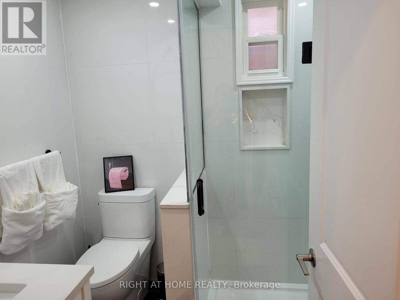 2nd Floor - 1054 Dufferin Street, Toronto, Ontario  M6H 4B6 - Photo 13 - W13101418