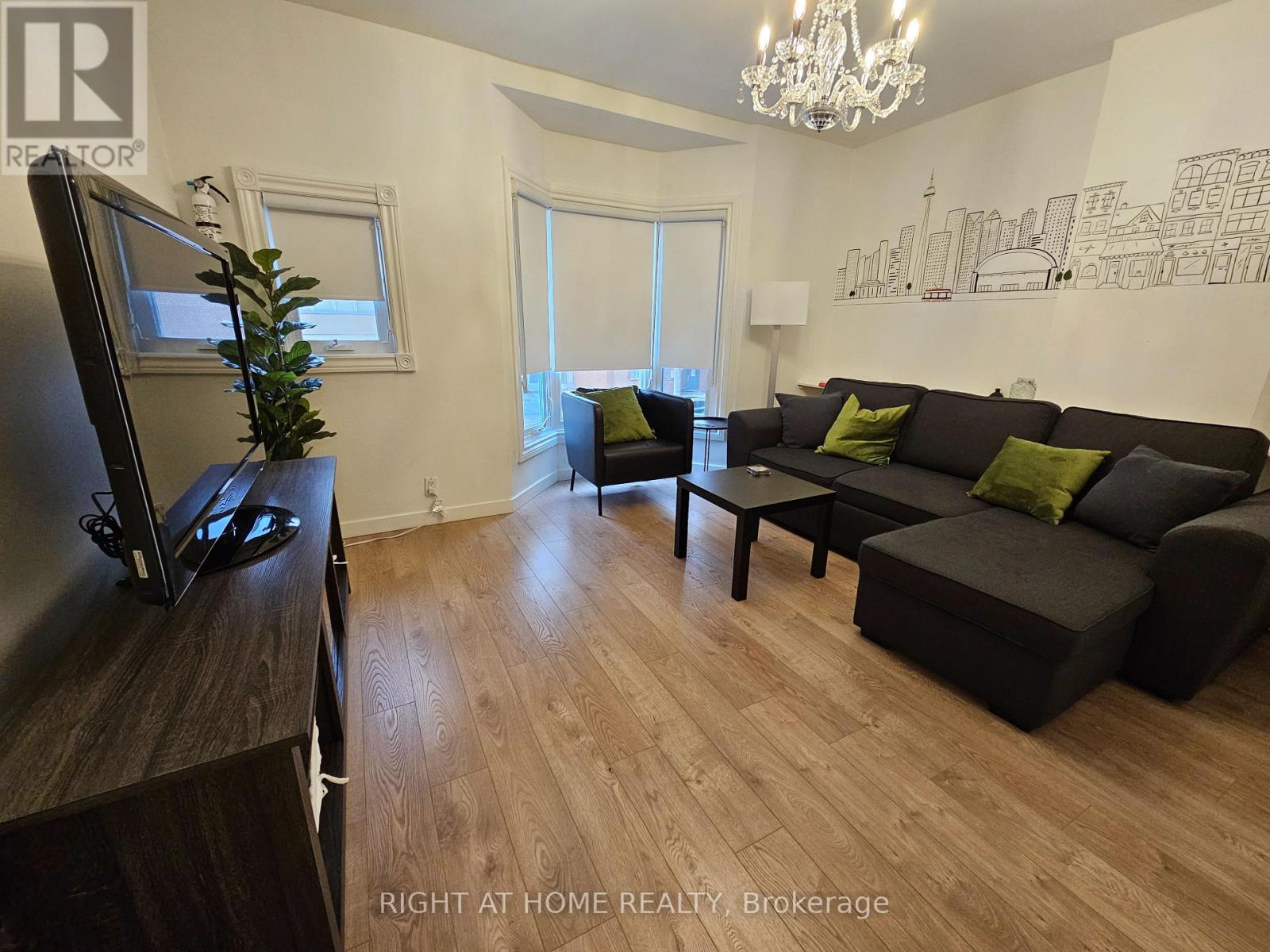 2nd Floor - 1054 Dufferin Street, Toronto, Ontario  M6H 4B6 - Photo 2 - W13101418