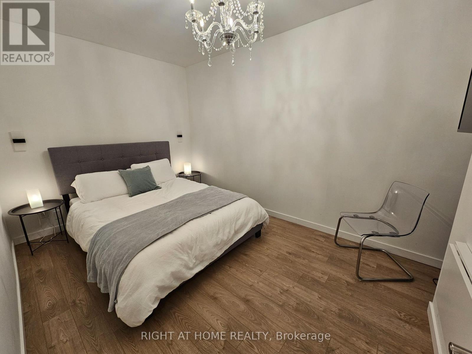 2nd Floor - 1054 Dufferin Street, Toronto, Ontario  M6H 4B6 - Photo 9 - W13101418