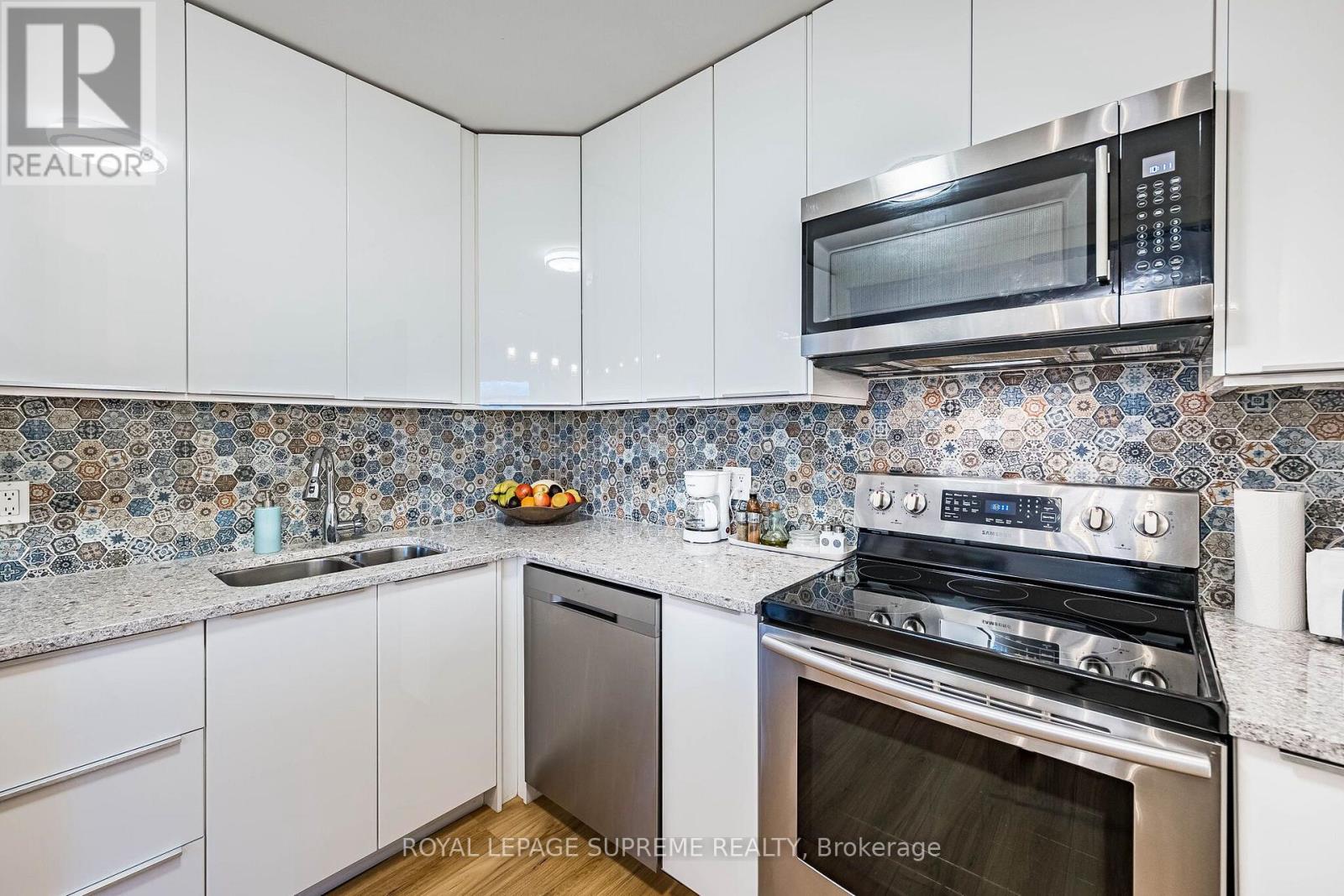 409 - 3559 Eglinton Avenue W, Toronto, Ontario  M6M 5C6 - Photo 18 - W13101422