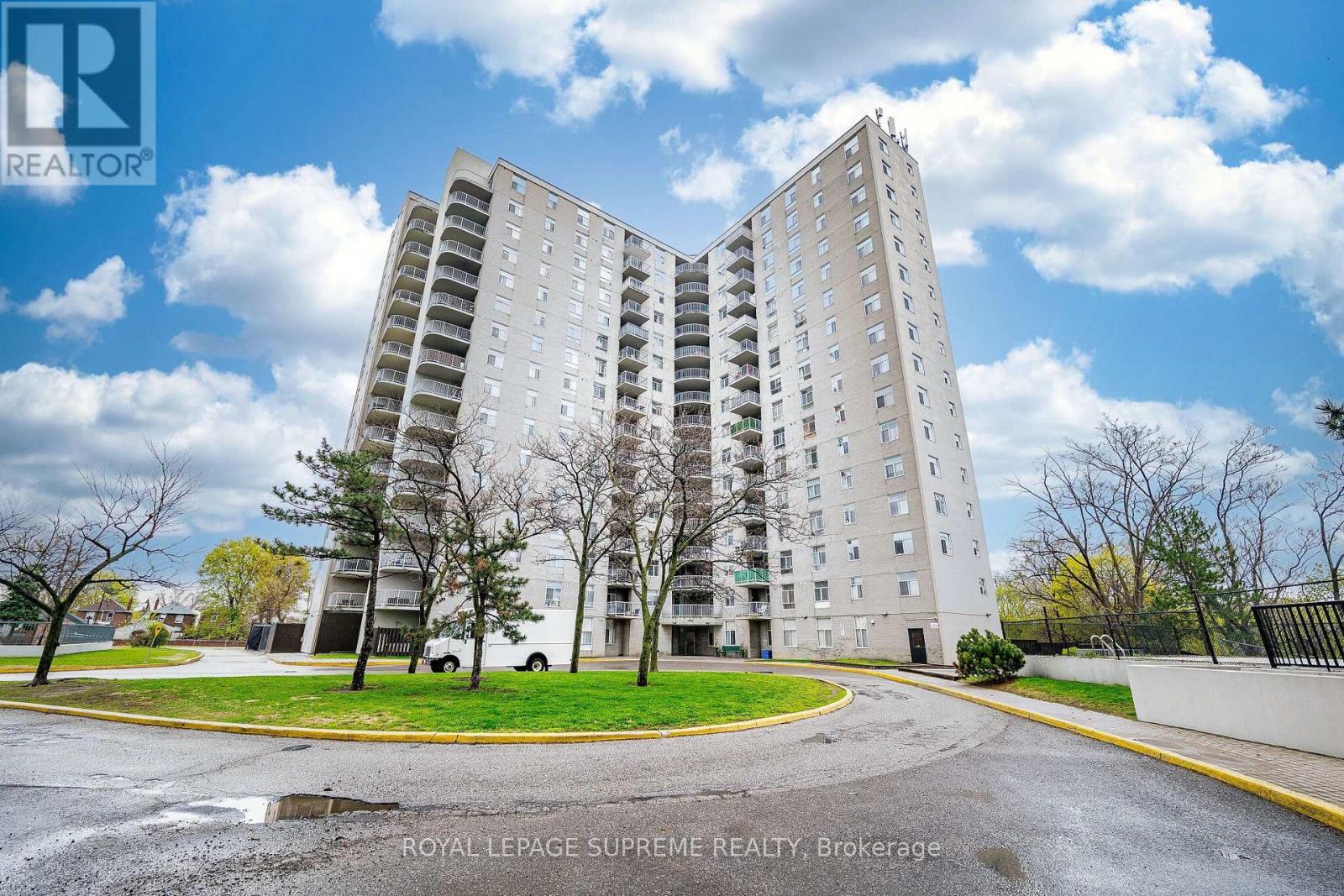 409 - 3559 Eglinton Avenue W, Toronto, Ontario  M6M 5C6 - Photo 2 - W13101422