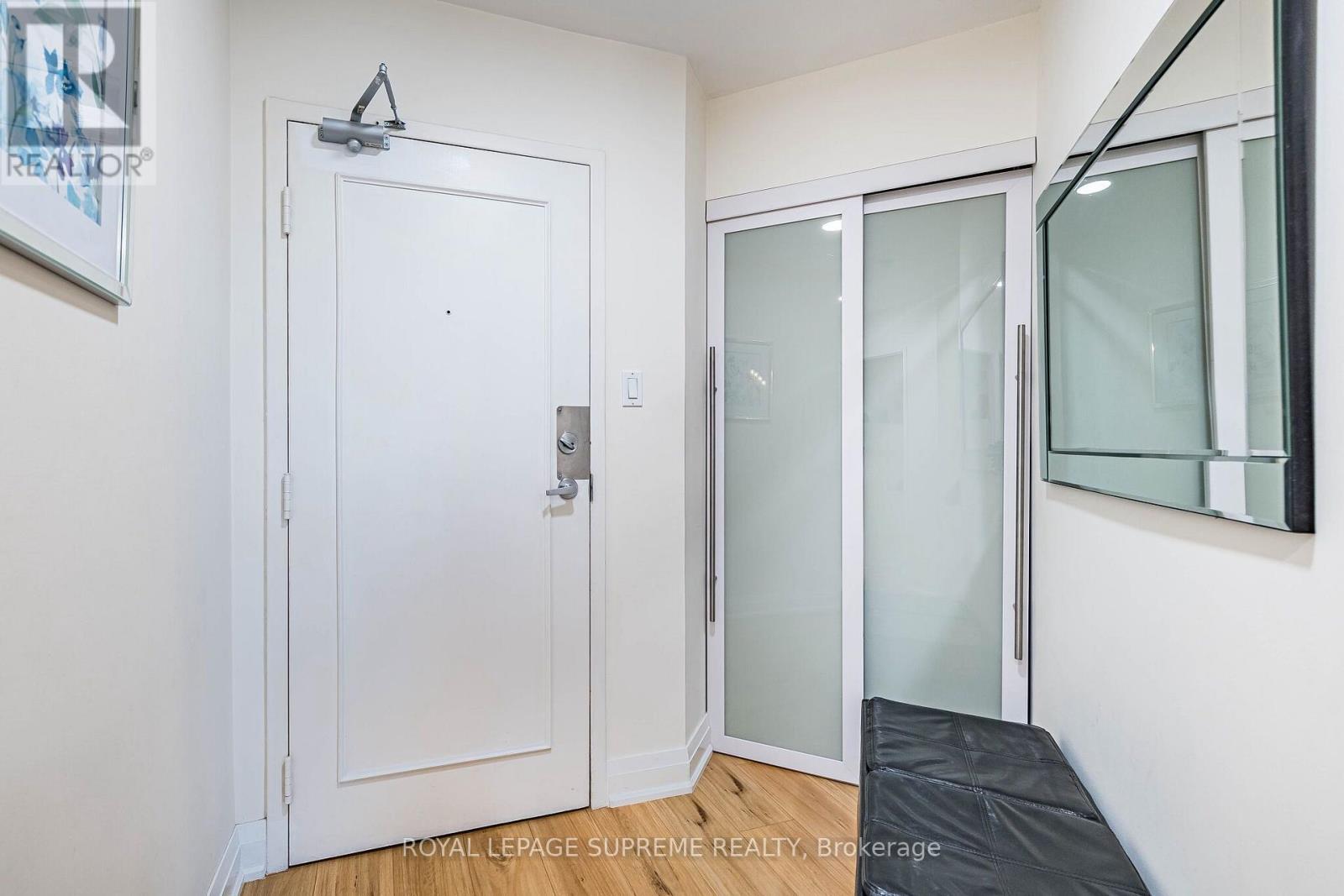 409 - 3559 Eglinton Avenue W, Toronto, Ontario  M6M 5C6 - Photo 5 - W13101422