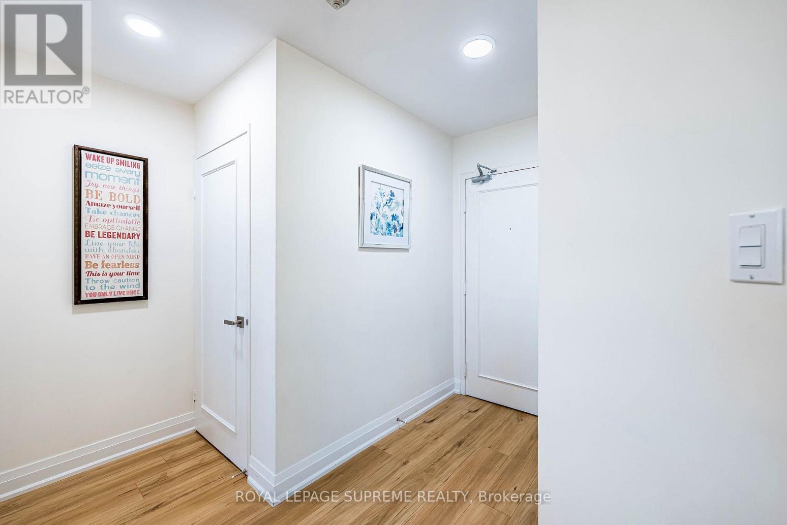 409 - 3559 Eglinton Avenue W, Toronto, Ontario  M6M 5C6 - Photo 6 - W13101422