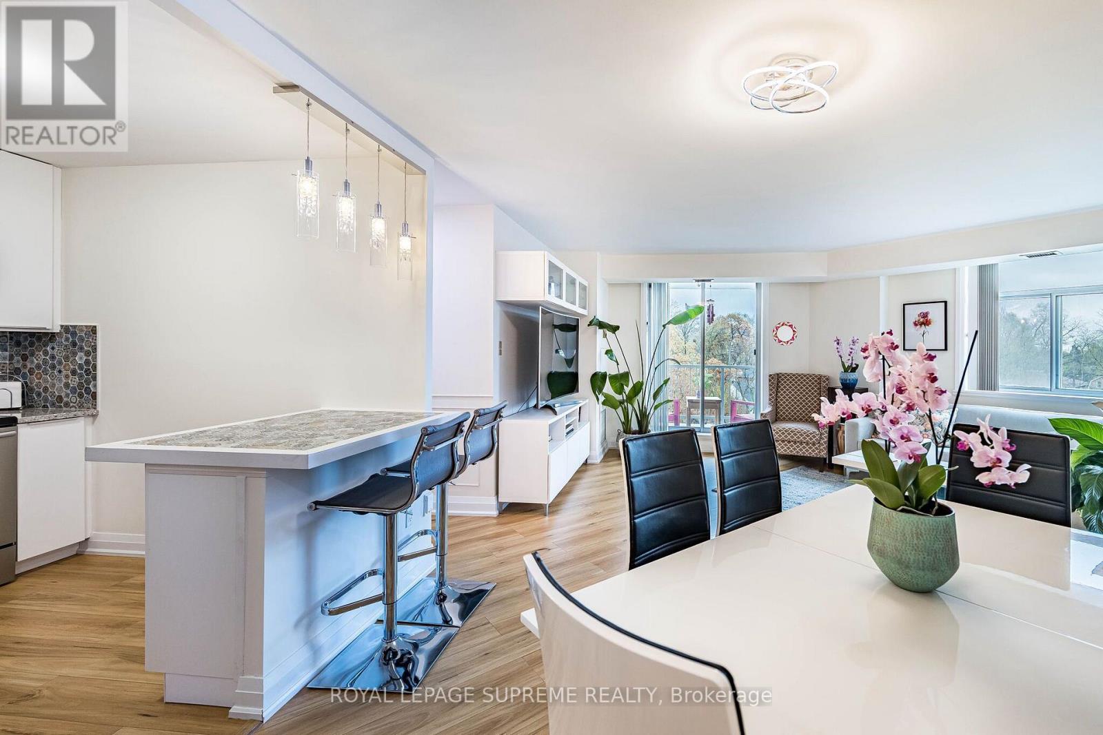 409 - 3559 Eglinton Avenue W, Toronto, Ontario  M6M 5C6 - Photo 9 - W13101422