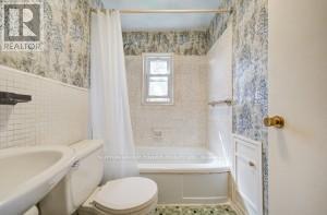 31 Melody Road S, Toronto, Ontario  M9M 1C9 - Photo 20 - W13101466