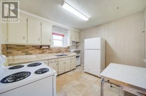 31 Melody Road S, Toronto, Ontario  M9M 1C9 - Photo 8 - W13101466