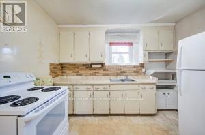 31 Melody Road S, Toronto, Ontario  M9M 1C9 - Photo 9 - W13101466