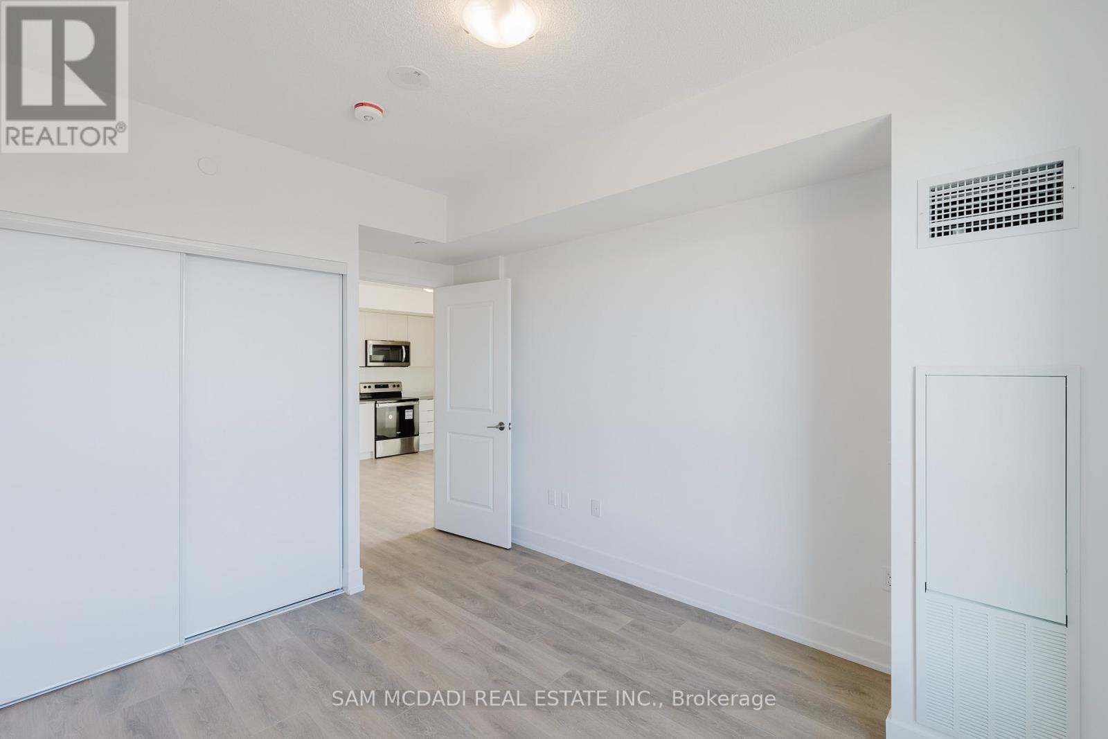 2003 - 202 Burnhamthorpe Road E, Mississauga, Ontario  L5A 0B2 - Photo 11 - W13101538