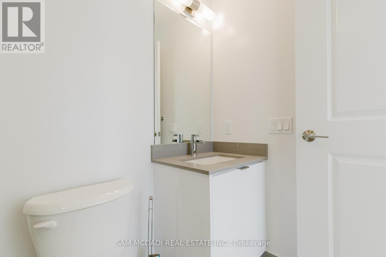 2003 - 202 Burnhamthorpe Road E, Mississauga, Ontario  L5A 0B2 - Photo 5 - W13101538
