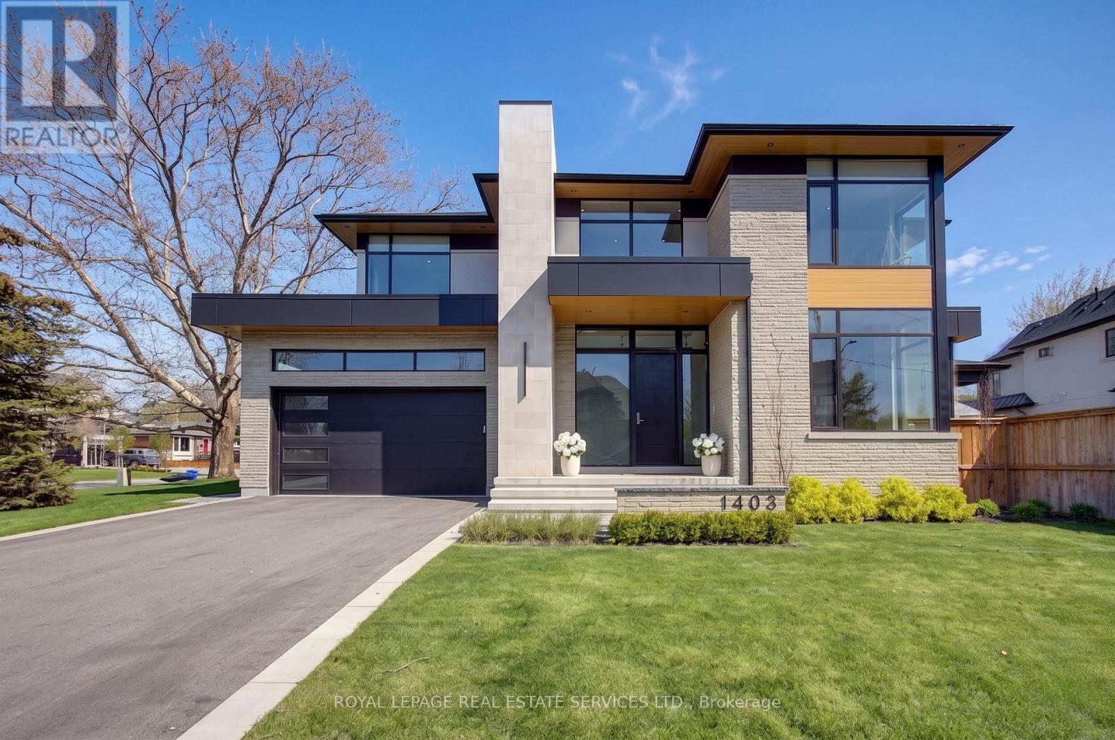 1403 Wren Avenue, Oakville, Ontario  L6L 2V7 - Photo 1 - W13101592
