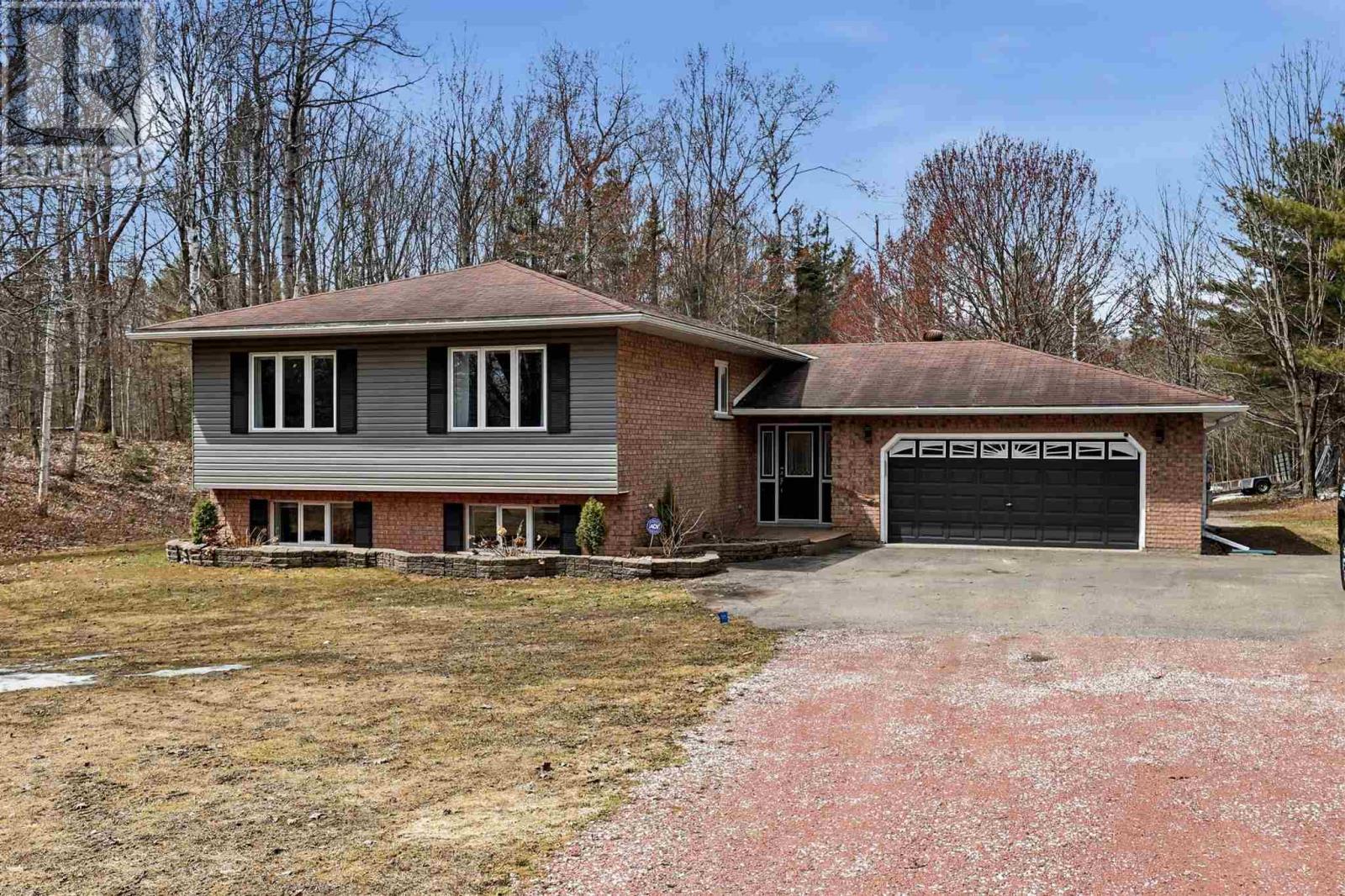 527 Moss Rd, Sault Ste. Marie, Ontario P6A 5K8 - Photo 2 - SM260880