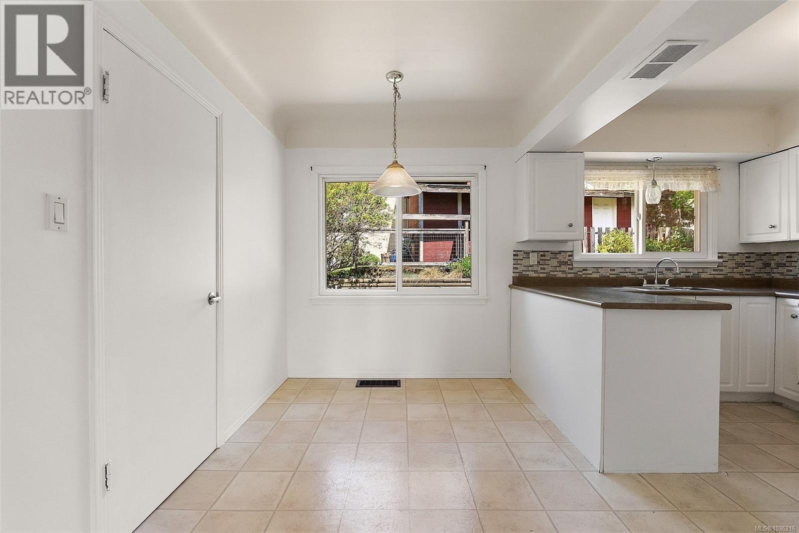 1290 Derby Rd, Saanich, British Columbia  V8P 1S8 - Photo 18 - 1036216