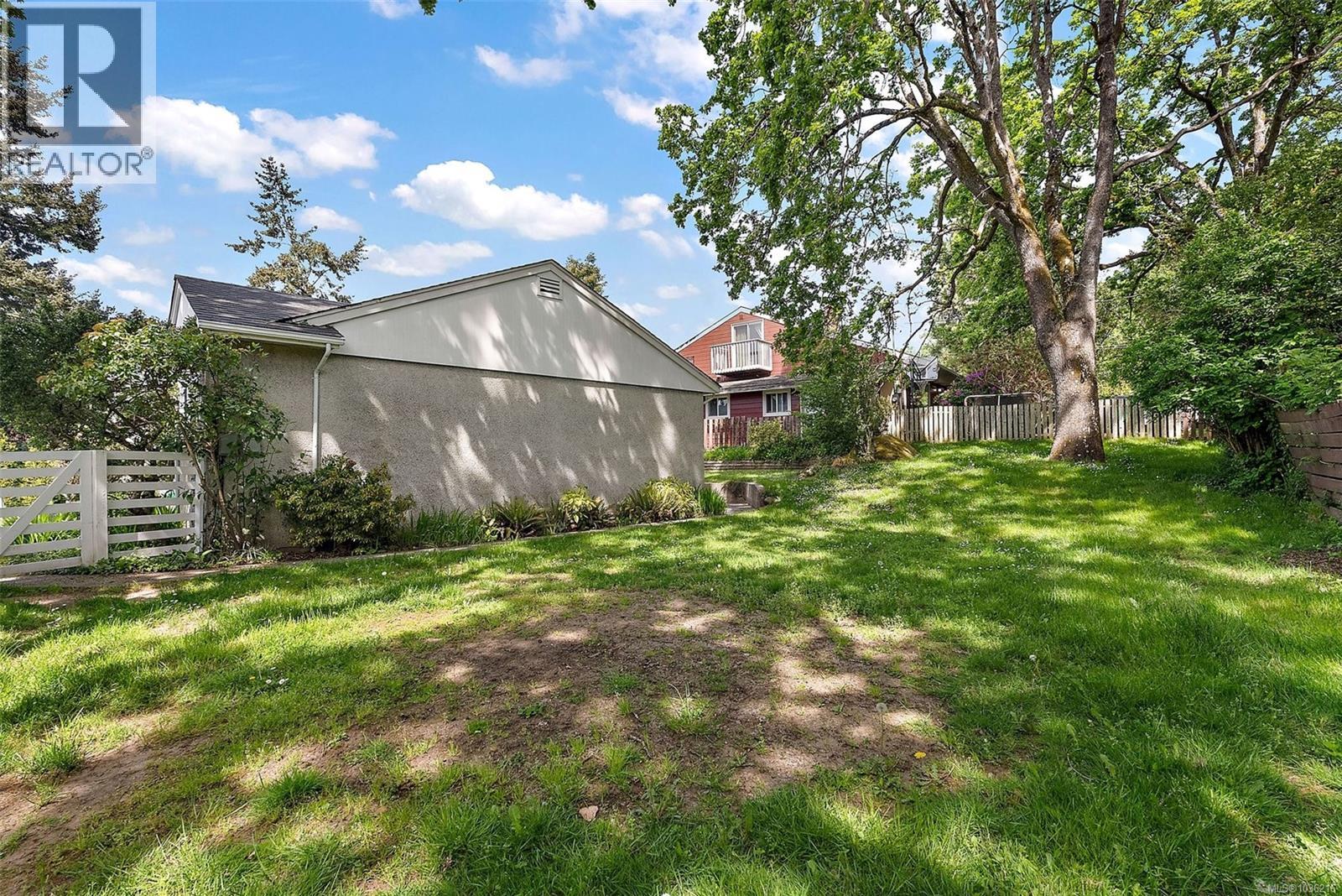 1290 Derby Rd, Saanich, British Columbia  V8P 1S8 - Photo 4 - 1036216