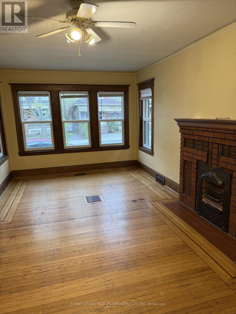Upper - 38 North Oval, Hamilton, Ontario  L8S 3Y6 - Photo 2 - X13101482