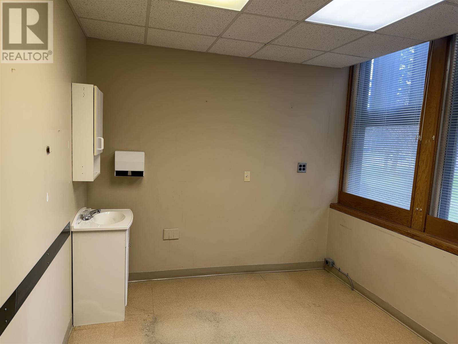 955 Queen St E # 108, Sault Ste. Marie, Ontario  P6A 2C3 - Photo 5 - SM260931