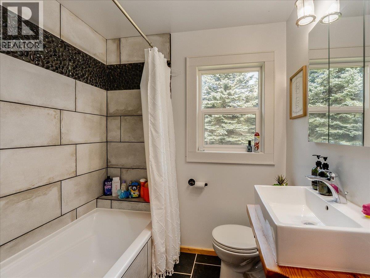 3018 6 Highway, Slocan Park, British Columbia  V0G 2E0 - Photo 46 - 10386255