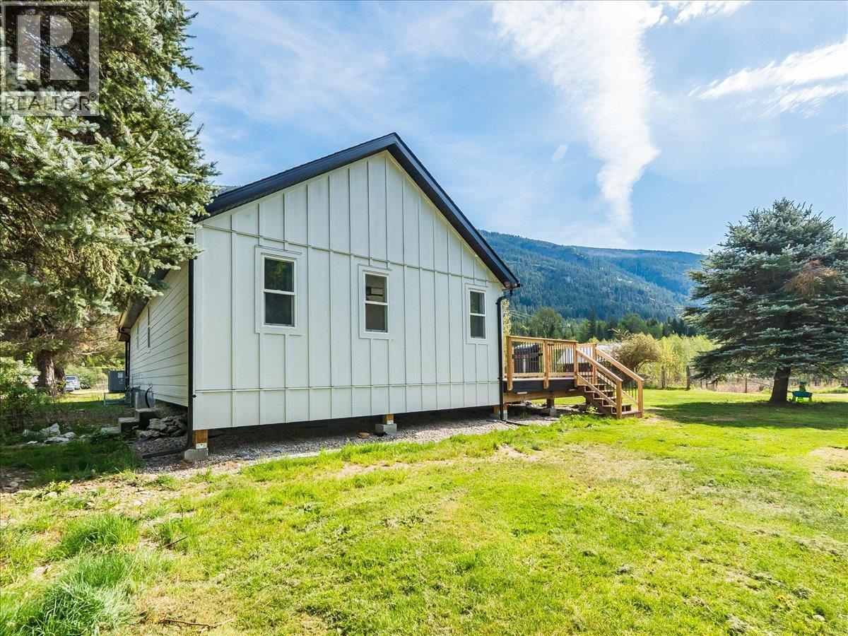 3018 6 Highway, Slocan Park, British Columbia  V0G 2E0 - Photo 21 - 10386255
