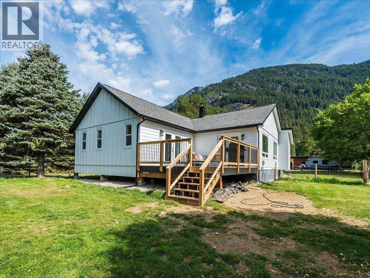 3018 6 Highway, Slocan Park, British Columbia  V0G 2E0 - Photo 24 - 10386255