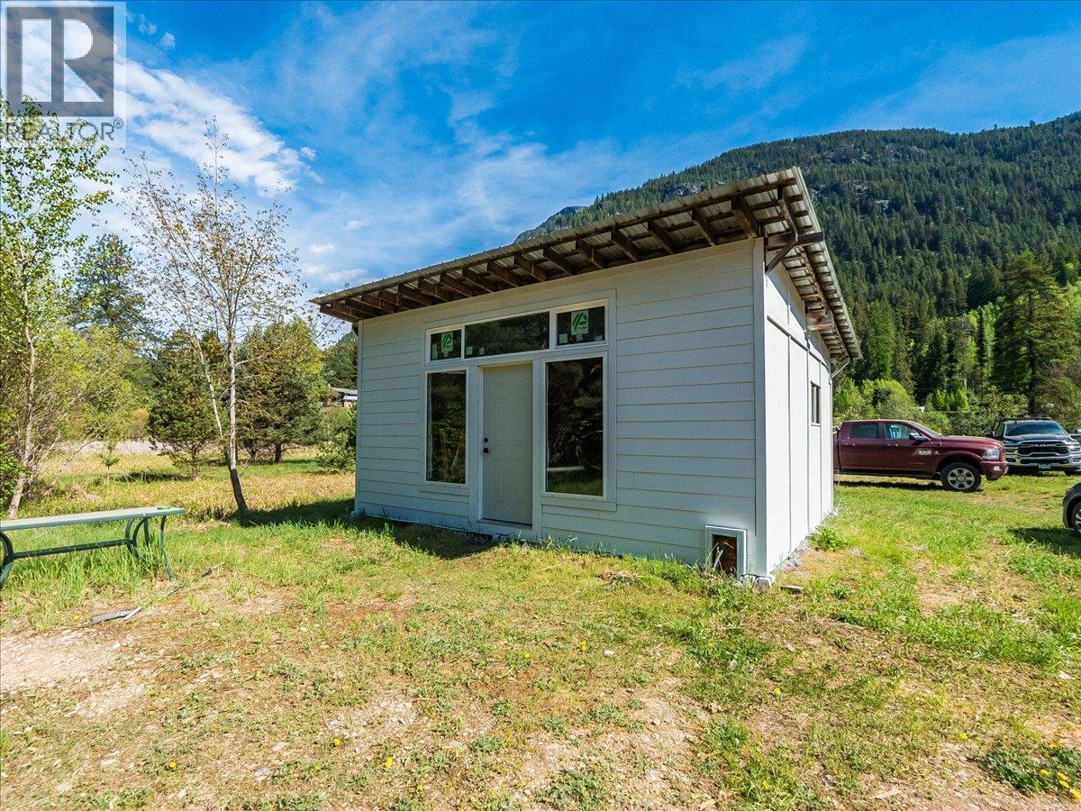 3018 6 Highway, Slocan Park, British Columbia  V0G 2E0 - Photo 26 - 10386255
