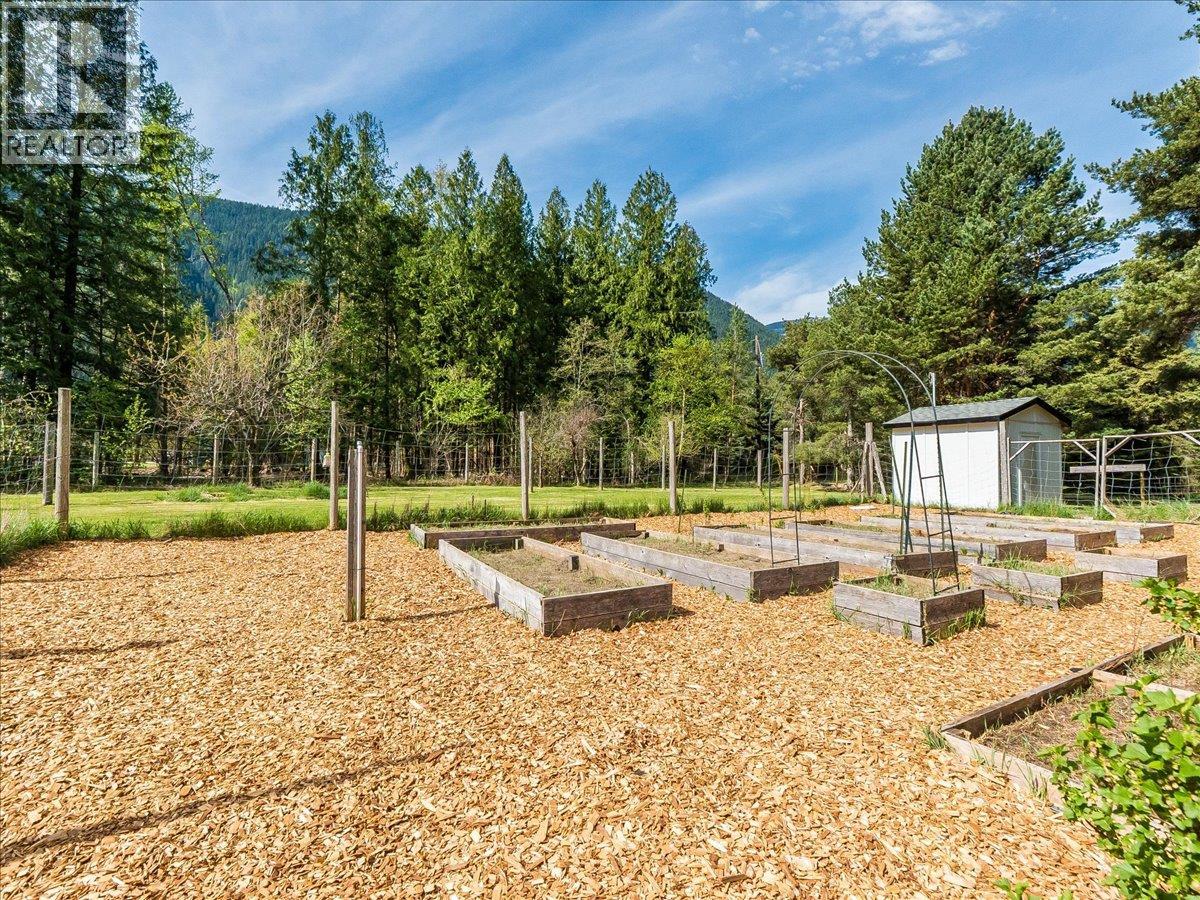 3018 6 Highway, Slocan Park, British Columbia  V0G 2E0 - Photo 29 - 10386255