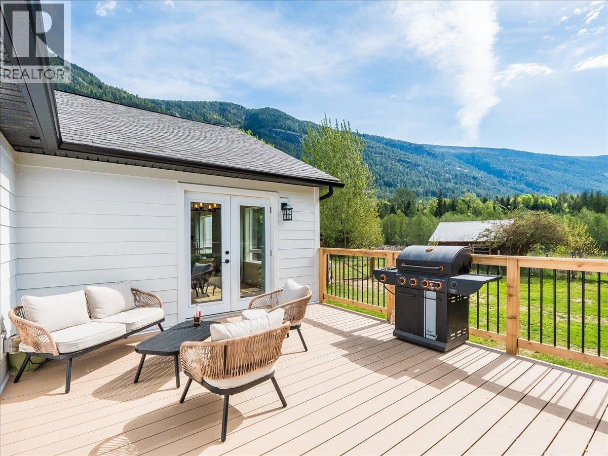 3018 6 Highway, Slocan Park, British Columbia  V0G 2E0 - Photo 32 - 10386255