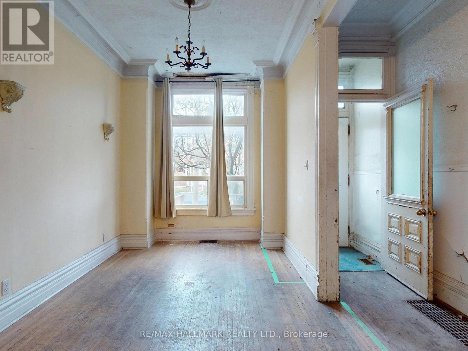 266 1/2 Euclid Avenue, Toronto, Ontario  M6J 2K2 - Photo 4 - C13097960