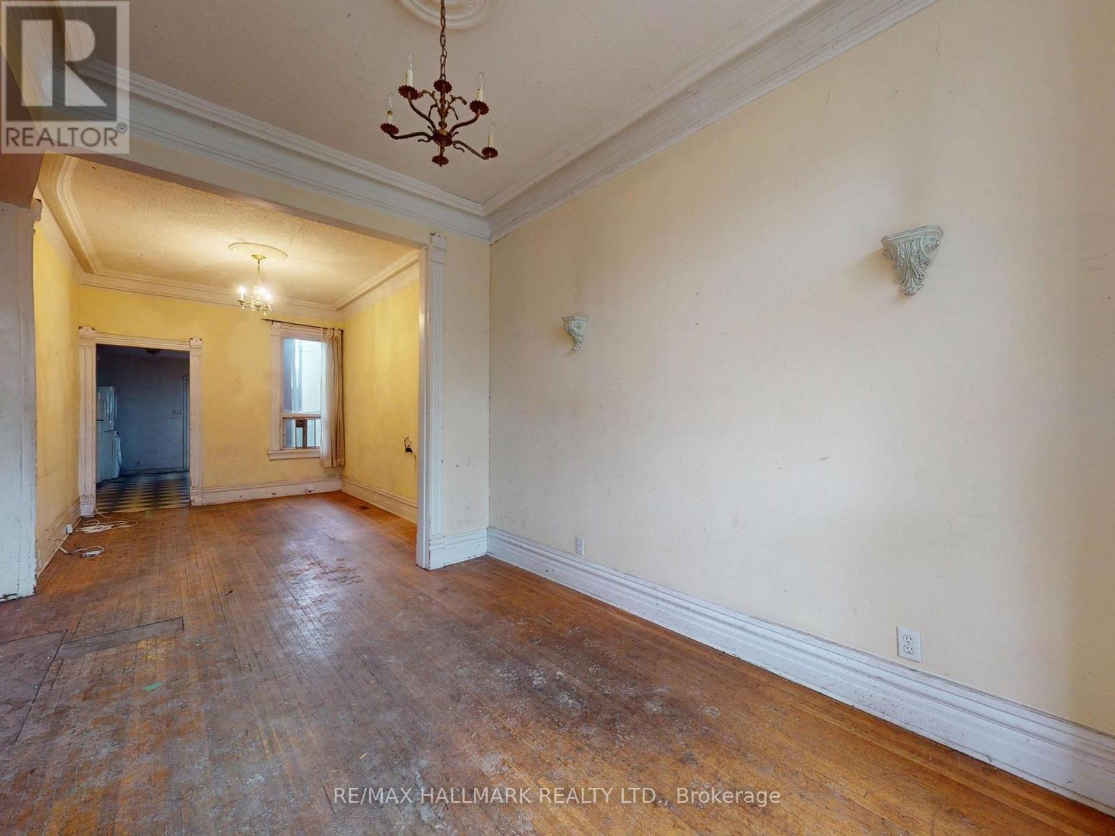 266 1/2 Euclid Avenue, Toronto, Ontario  M6J 2K2 - Photo 5 - C13097960