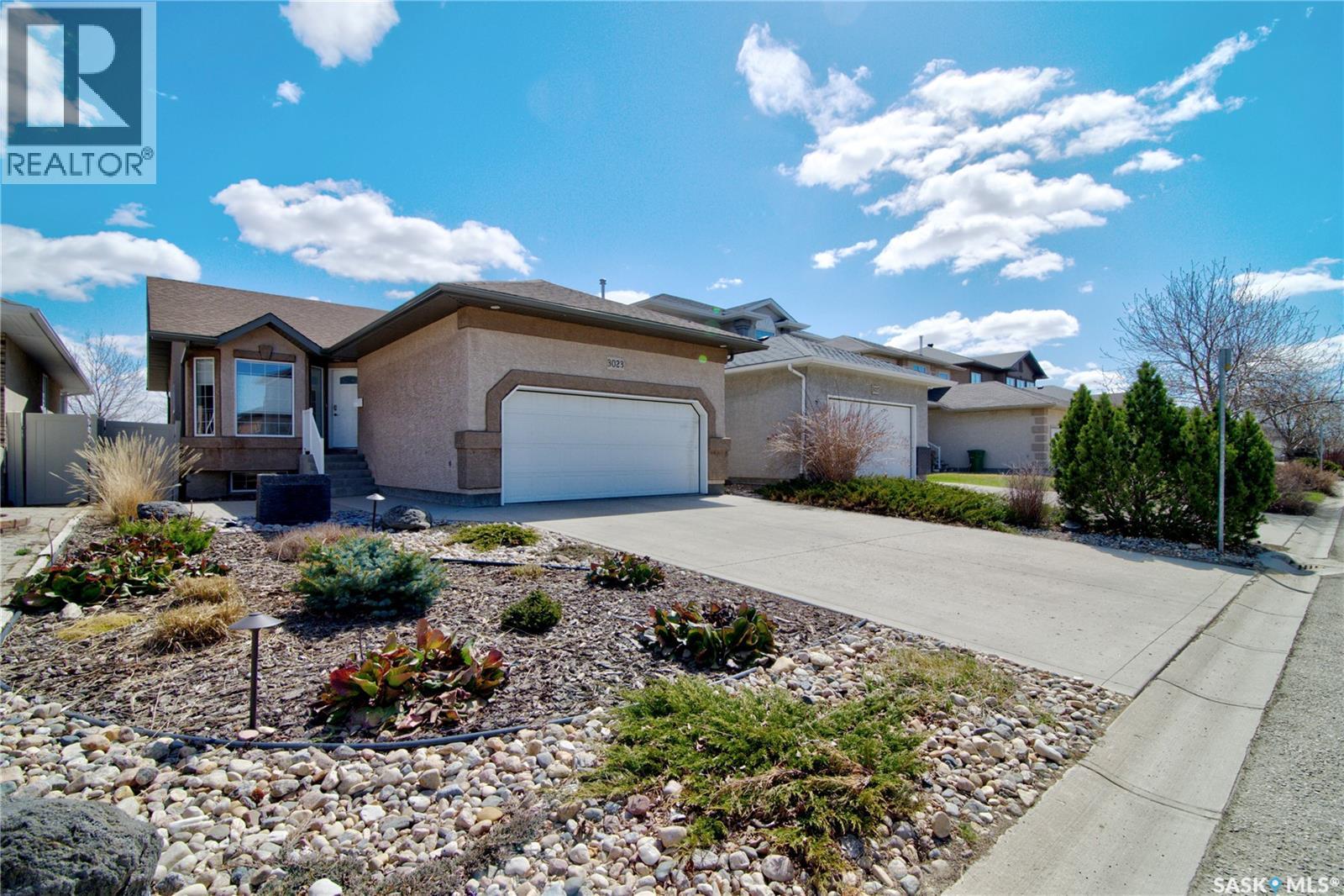 3023 Cranbourn Crescent, Regina, Saskatchewan  S4V 3B3 - Photo 2 - SK035382
