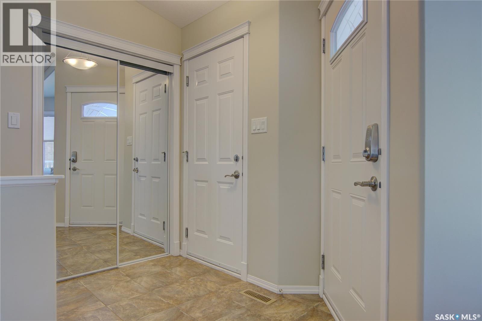3023 Cranbourn Crescent, Regina, Saskatchewan  S4V 3B3 - Photo 4 - SK035382