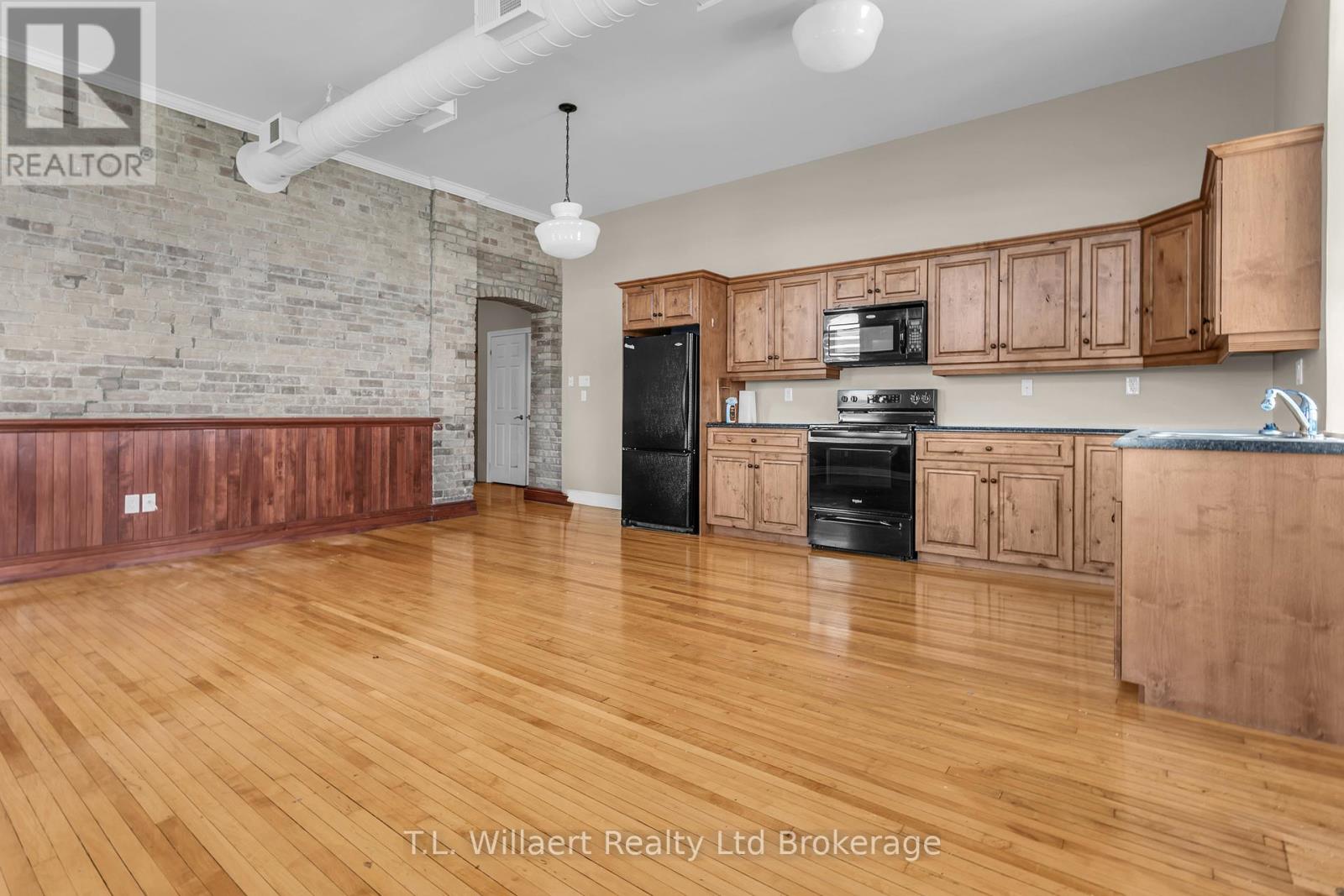 310 - 17 Brock St W, Tillsonburg, Ontario  N4G 2A3 - Photo 2 - X13101648