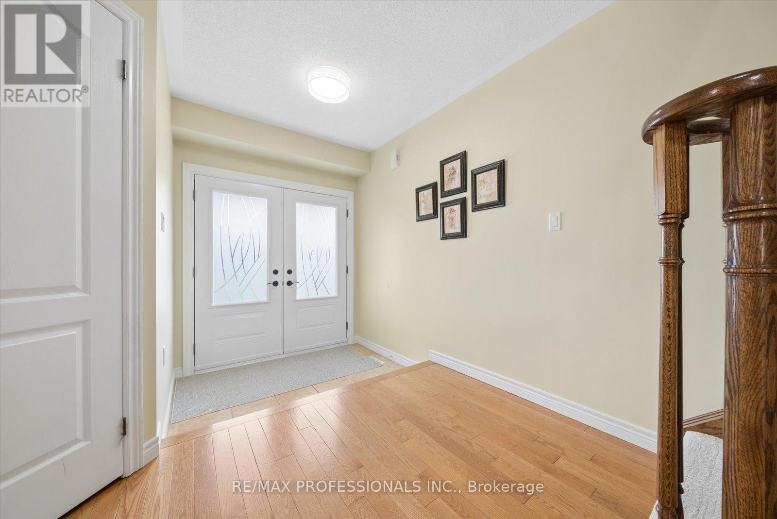1649 Northfield Avenue, Oshawa, Ontario  L1K 0K8 - Photo 4 - E13099138
