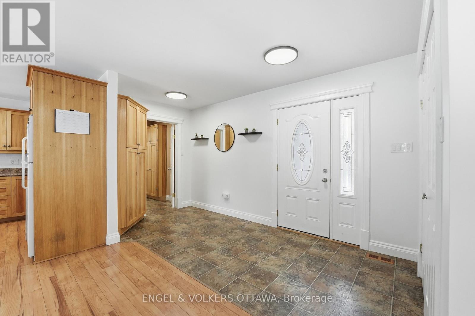 27 Ivy Avenue, Renfrew, Ontario  K7V 4C9 - Photo 2 - X12919022