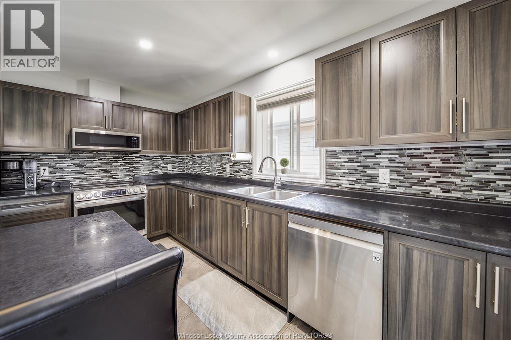 1032 Frederica Avenue, Windsor, Ontario  N8P 1V7 - Photo 19 - 26010043