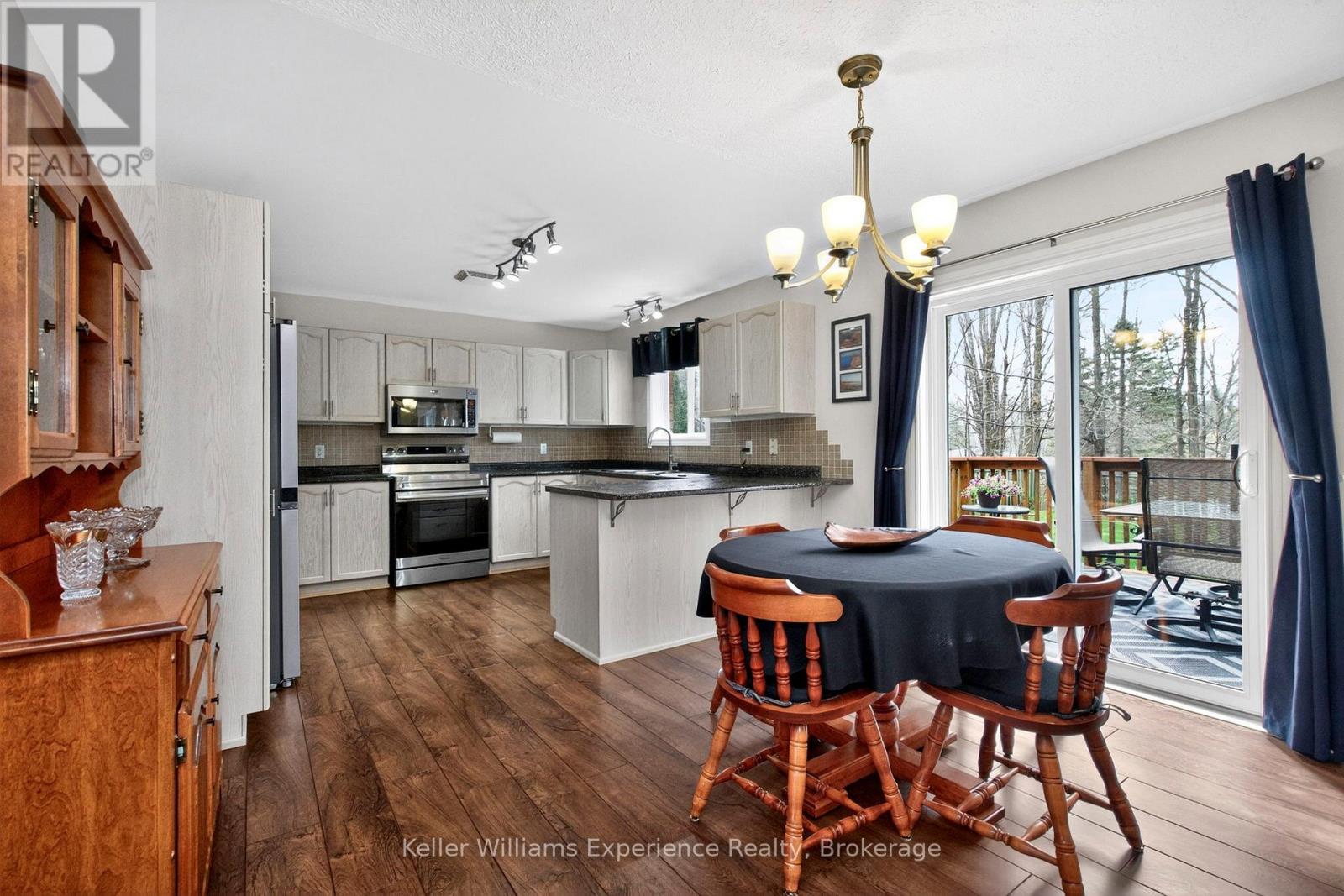 4 Byrnes Crescent, Penetanguishene, Ontario  L9M 1W4 - Photo 4 - S13101680