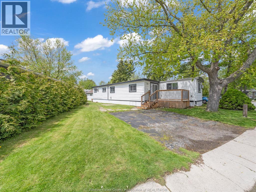 178 Neil Court, Essex, Ontario  N8M 2A6 - Photo 4 - 26010496