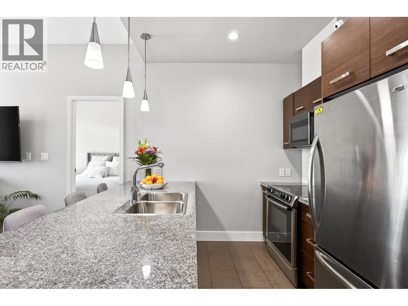 409 2957 Glen Drive, Coquitlam, British Columbia  V3B 0B5 - Photo 15 - R3121251