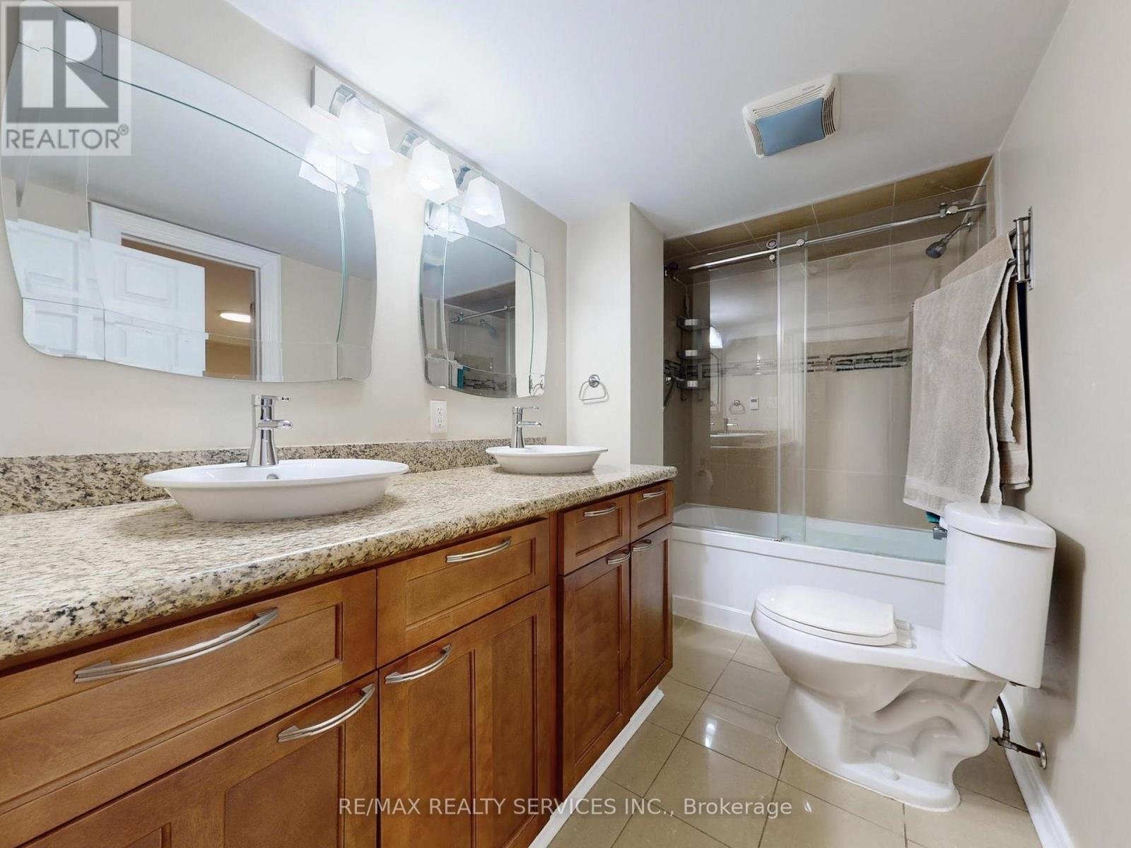 55 Northampton Street, Brampton, Ontario  L6S 3Z6 - Photo 35 - W13099422