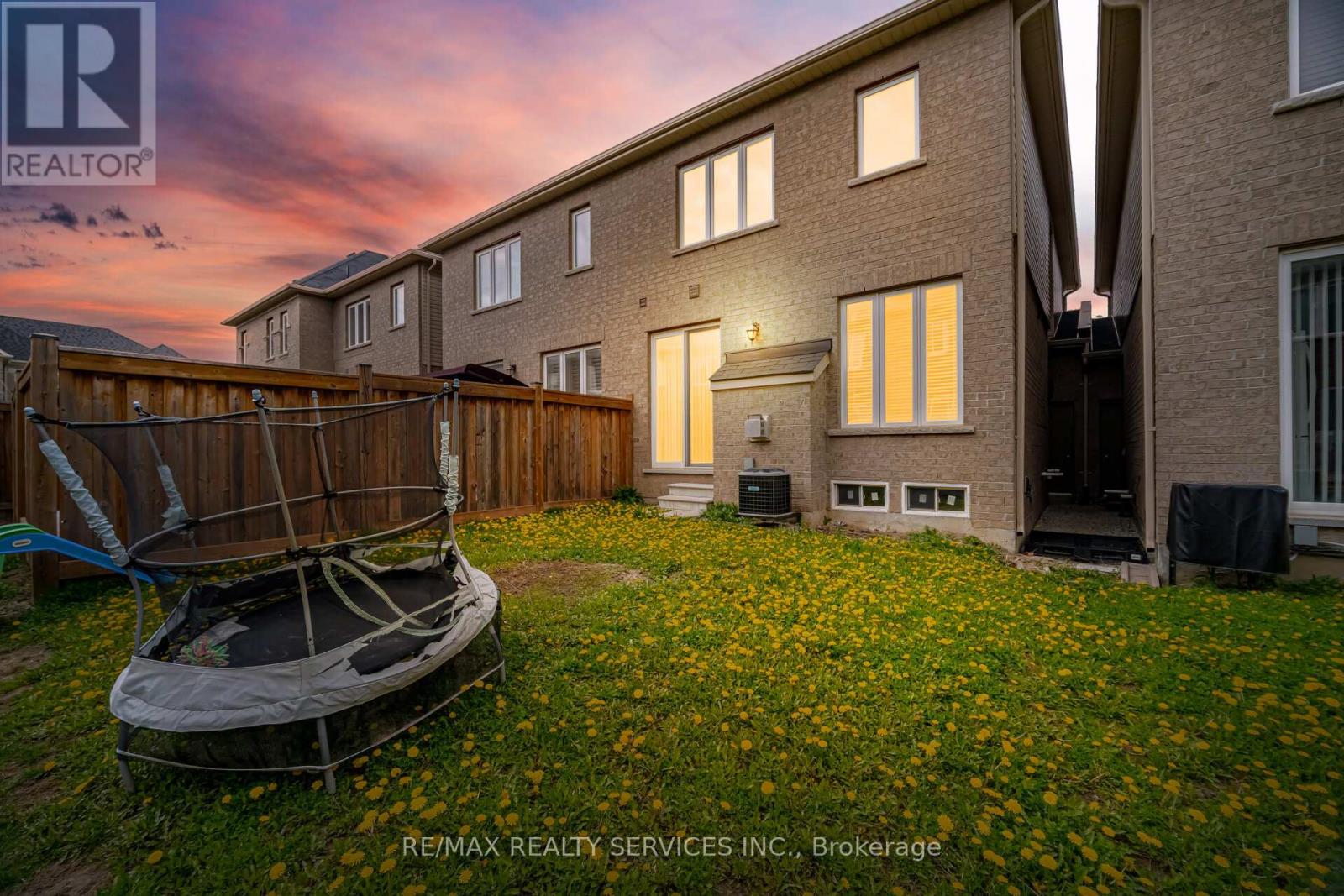 8 Oleary Road, Brampton, Ontario  L7A 4W9 - Photo 38 - W13101398