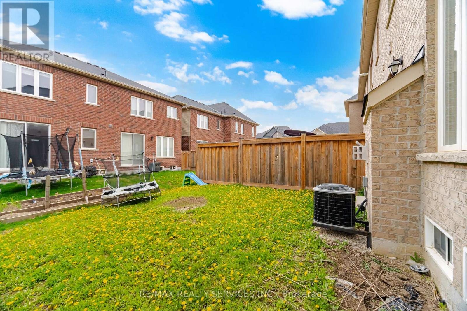 8 Oleary Road, Brampton, Ontario  L7A 4W9 - Photo 37 - W13101398