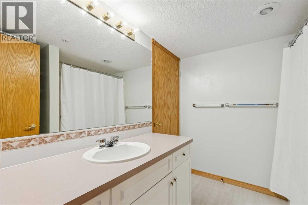 321, 6868 Sierra Morena Boulevard Sw, Calgary, Alberta  T3H 3R6 - Photo 25 - A2307893