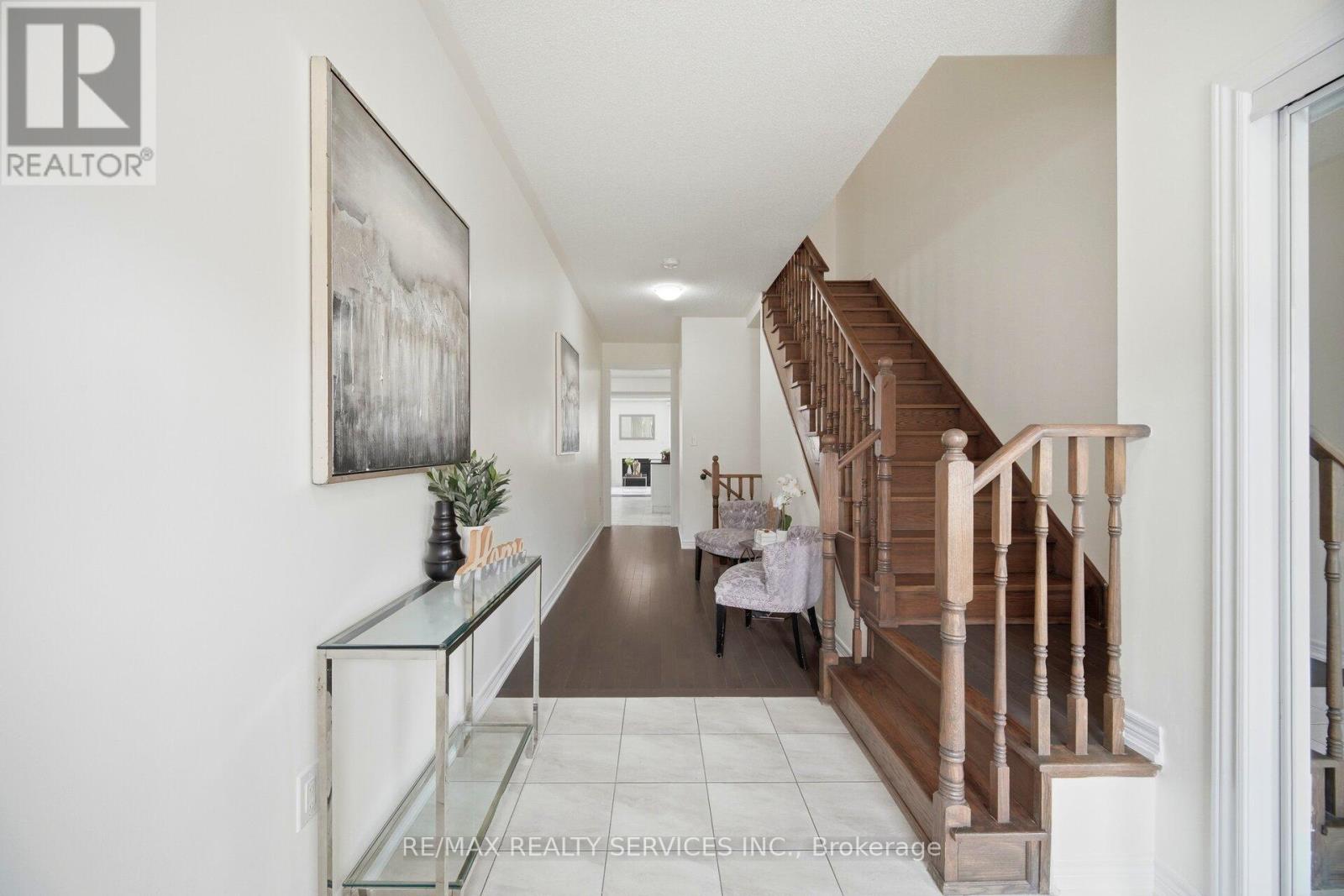 8 Oleary Road, Brampton, Ontario  L7A 4W9 - Photo 10 - W13101398