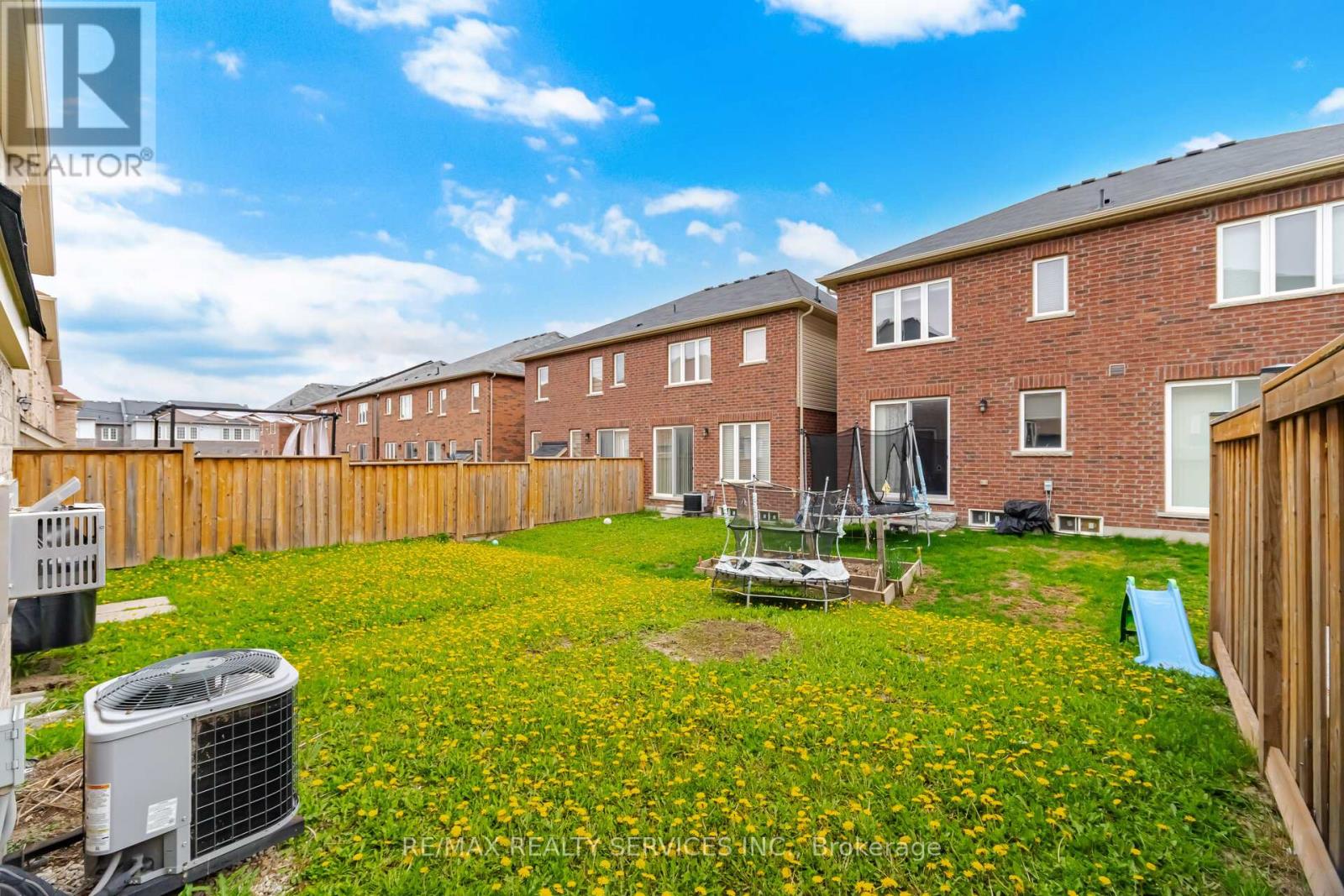 8 Oleary Road, Brampton, Ontario  L7A 4W9 - Photo 34 - W13101398